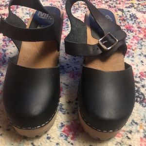 Mia clogs size 37